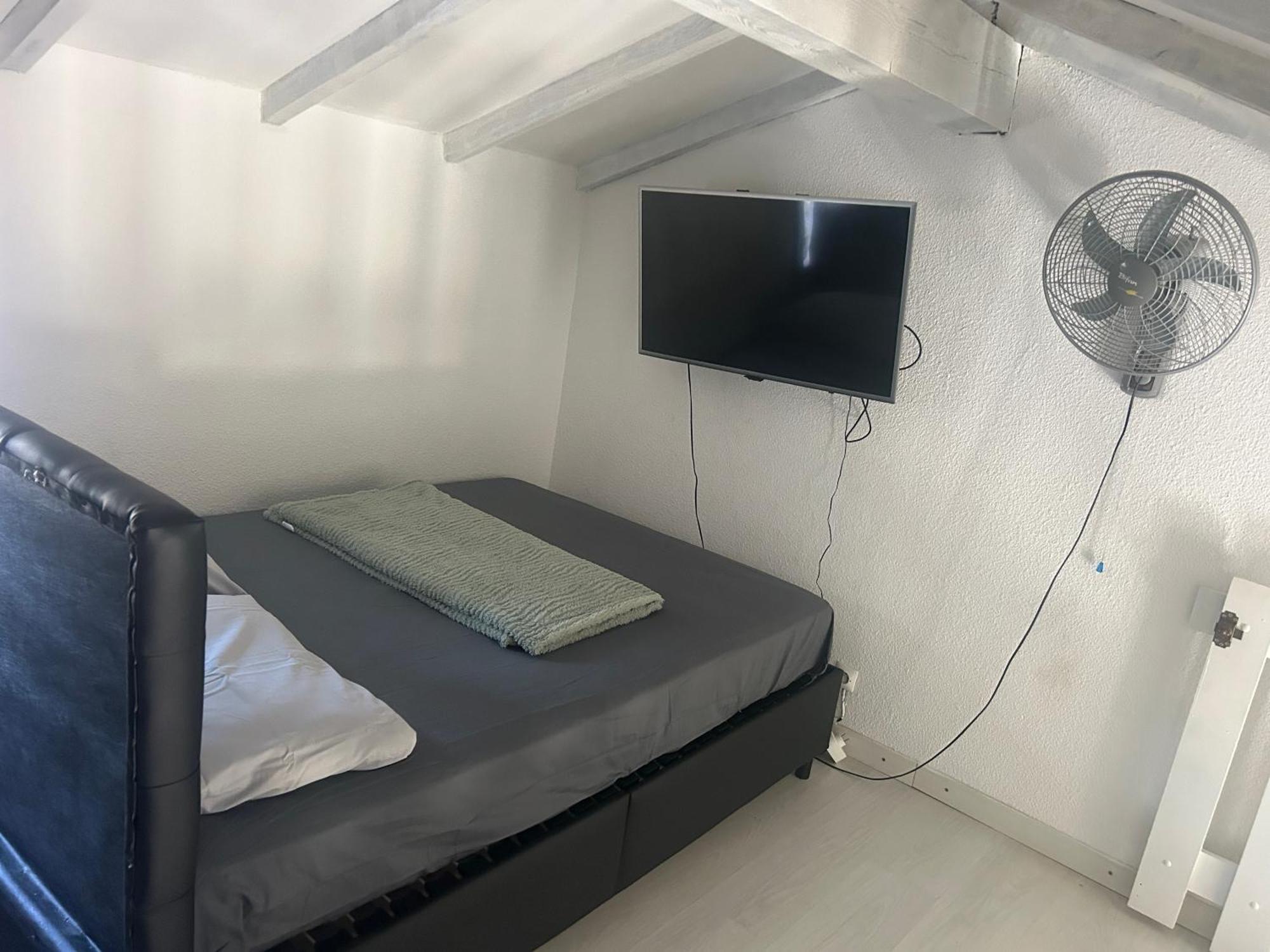 Maison 6 Couchages , Barbecue Clim , Terrasse A 200M Plage Сент-Марі-ла-Мер Екстер'єр фото